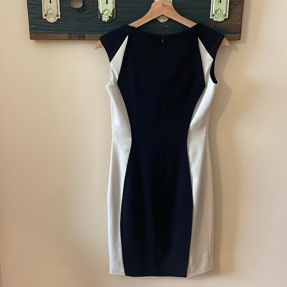 JayGodfrey Kornell Black and White Colorblock Square Neck Sheath Dress Size 4 - Picture 11 of 16